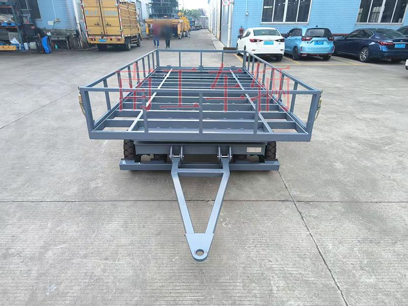 4吨骨架式牵引三亿体育入口（中国） 带下翻护栏工具拖车