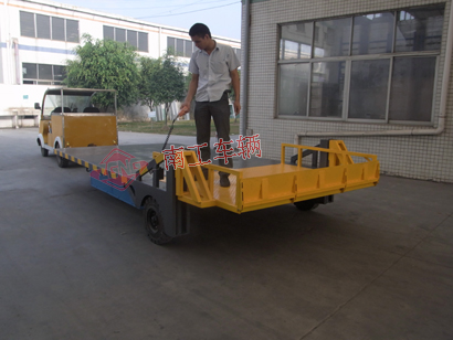 1676096615766622.jpg 全挂式自带升降多功能平板车,自动装卸三亿体育入口(中国)2I.jpg