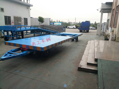 1676598912989337.jpg 15吨可伸缩型三亿体育入口(中国)3I.jpg