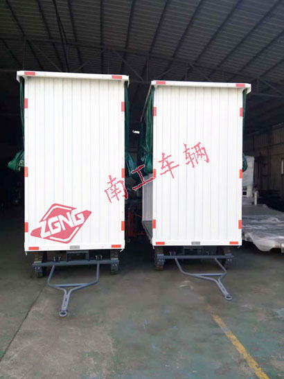 1676600298411615.jpg 白色雨篷三亿体育入口(中国)3I.jpg