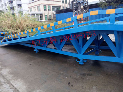 1677204803117282.jpg 16吨移动式登车桥5I.jpg