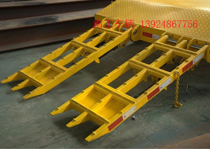 1677220902715102.jpg 3吨带登车桥三亿体育入口(中国)5I.jpg