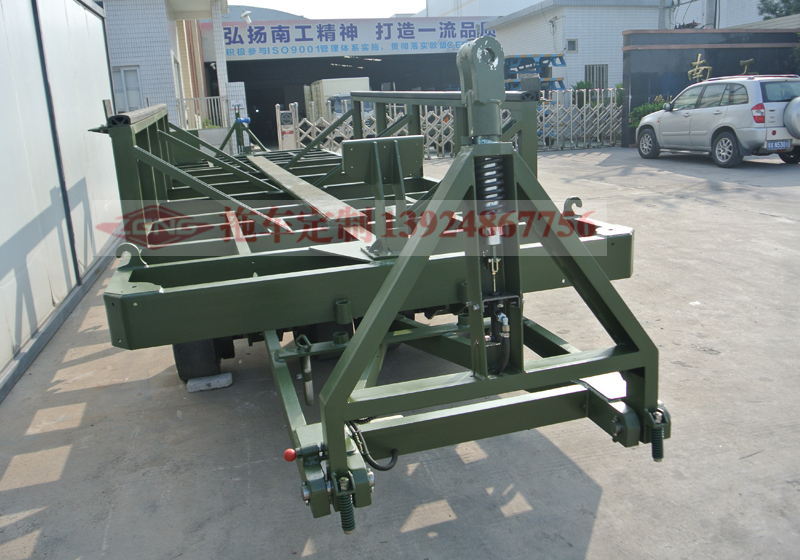 1678071471818449.jpg 游艇拖车3.jpg