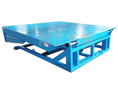 1678494846485088.jpg 8吨固定式登车桥5I.jpg