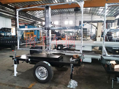 1679279523825907.jpg 0.6吨简易型LED广告拖车I.jpg