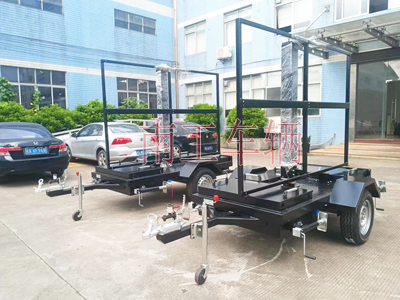 1697858101349300.jpg 0.5吨简易简LED广告拖车带升降不带旋转2i.jpg