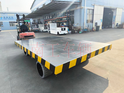 1702885328583658.jpg 30吨重型三亿体育入口(中国) 环保实心轮胎3I.jpg