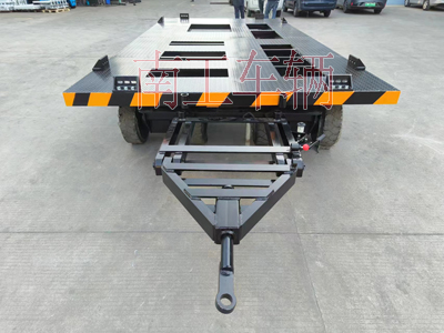 10吨预制方舱三亿体育入口（中国） 拖车底盘4I.jpg