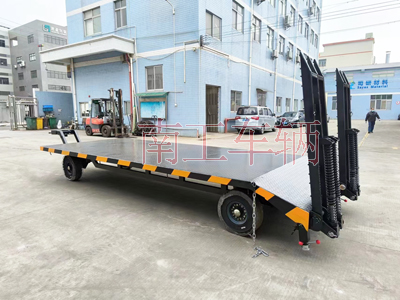 1710144160954439.jpg 6吨带爬梯移动三亿体育入口(中国)I.jpg