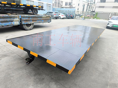 5吨全挂式三亿体育入口（中国） 移动拖车底盘3I.jpg